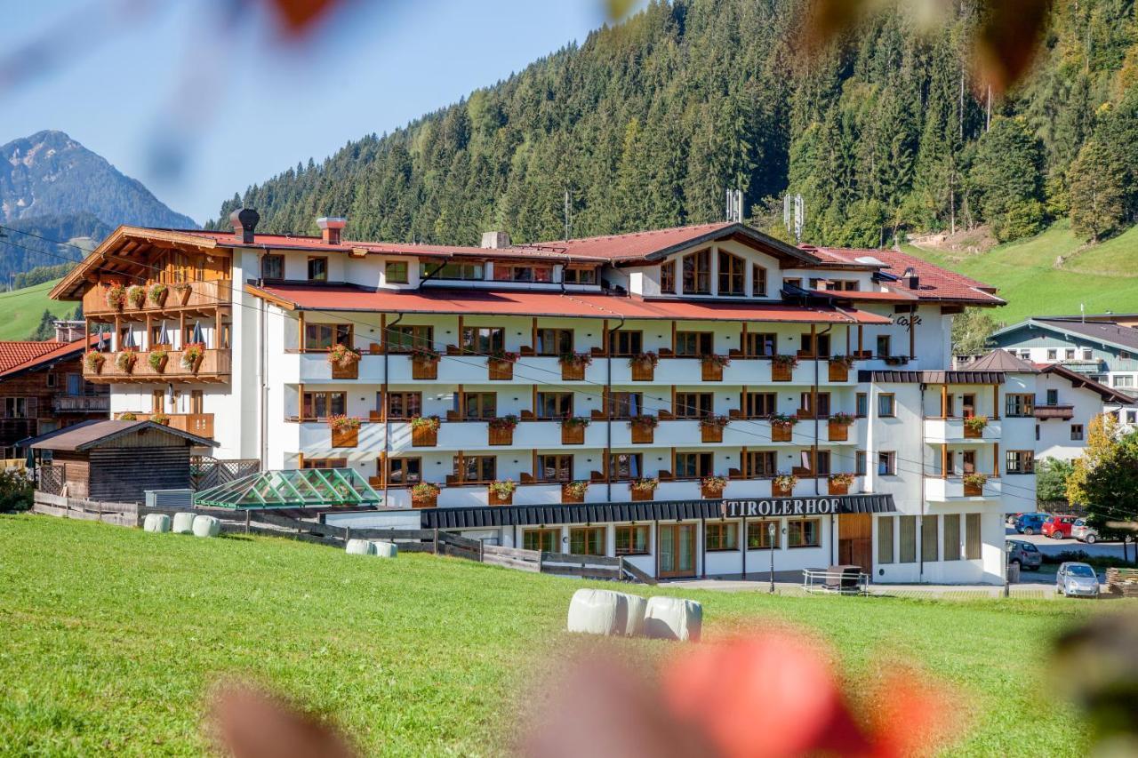 Landhotel Tirolerhof - Mai Bis Mitte Juni Kein Saunabetrieb Oberau Bagian luar foto