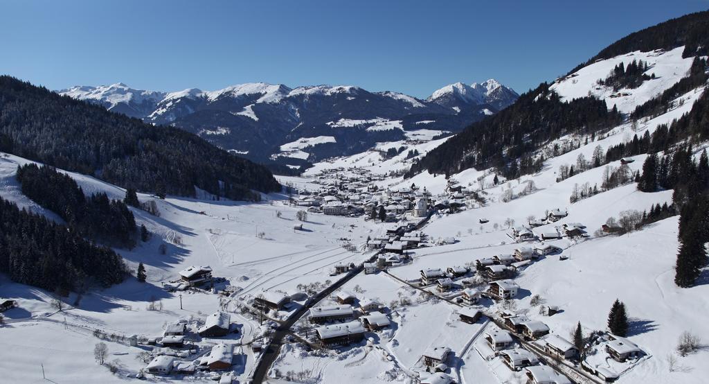 Landhotel Tirolerhof - Mai Bis Mitte Juni Kein Saunabetrieb Oberau Bagian luar foto